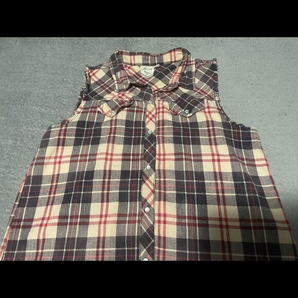 WHITE Crow sleeveless plaid snap up with frayed hem size medium very good cond - Picture 4 of 7